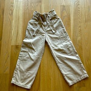 Beautiful Zara Kids cargo pants size 7, used twice, perfect for a trendy summer